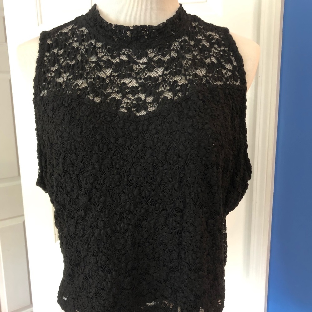 Rue+ black lace crop top high neck keyhole back 2x sleeveless bare shoulder